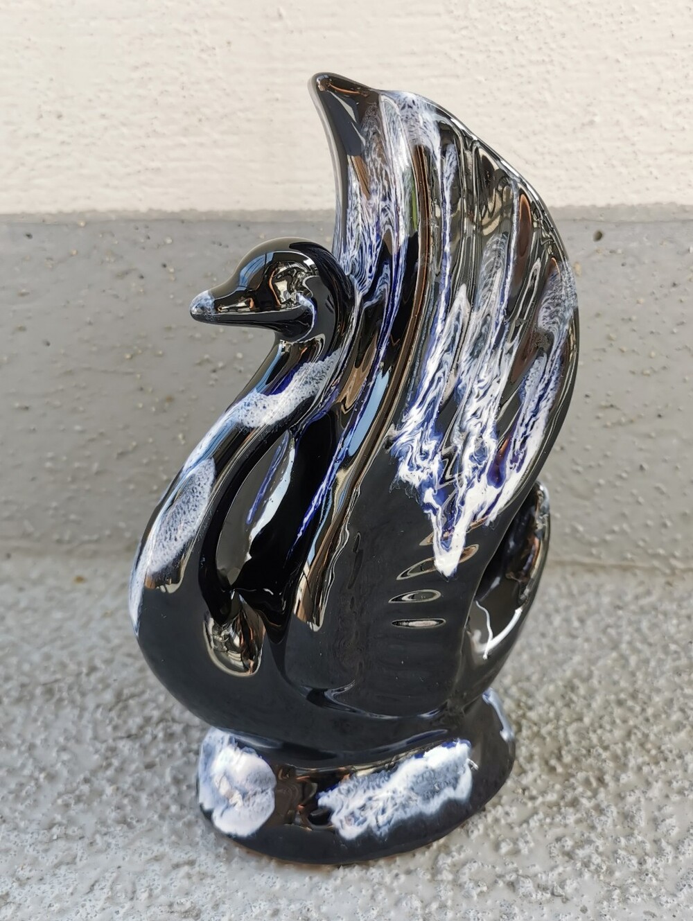 Vintage Blue Mountain Pottery Swan Vase Canada